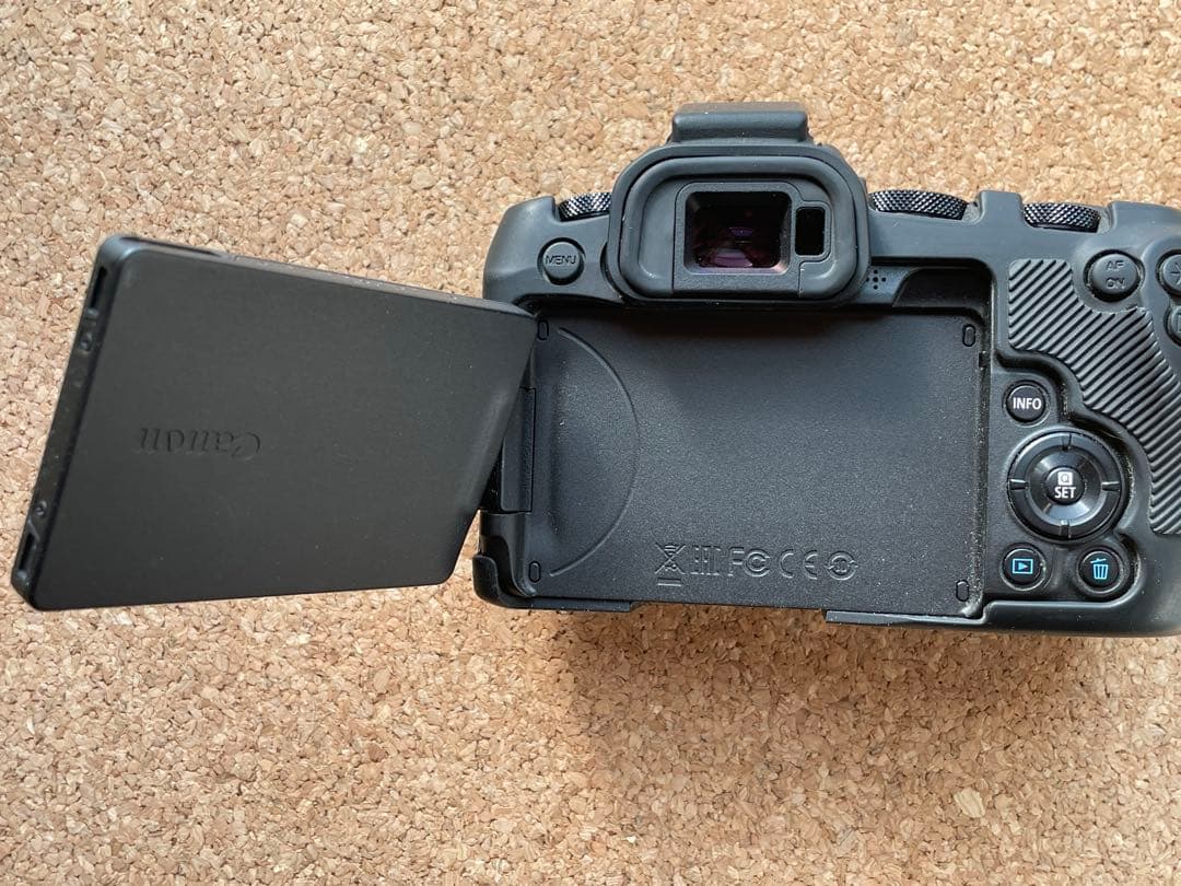 Canon EOS RP ミラーレス一眼 本体