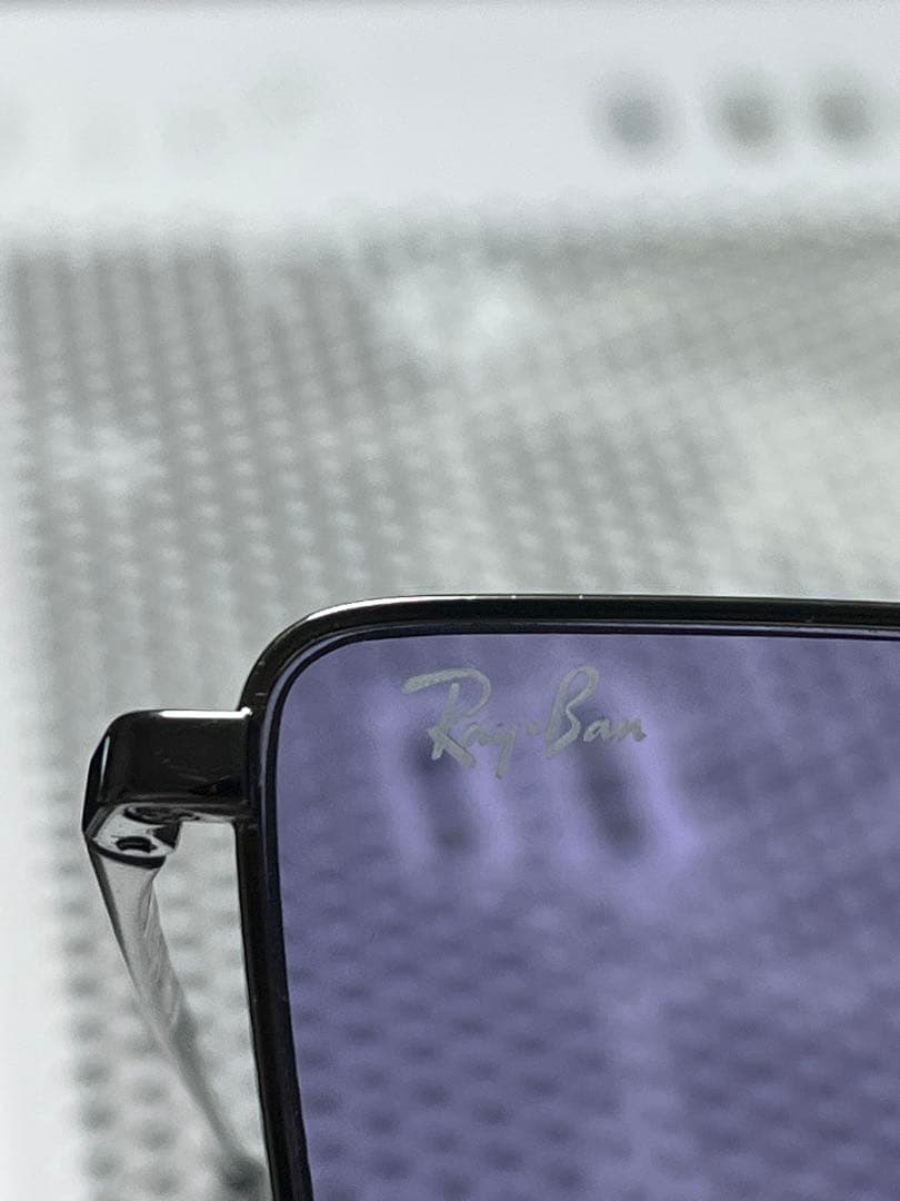 Ray-Ban 紫色レンズ 四角形サングラスRB3741 EMY