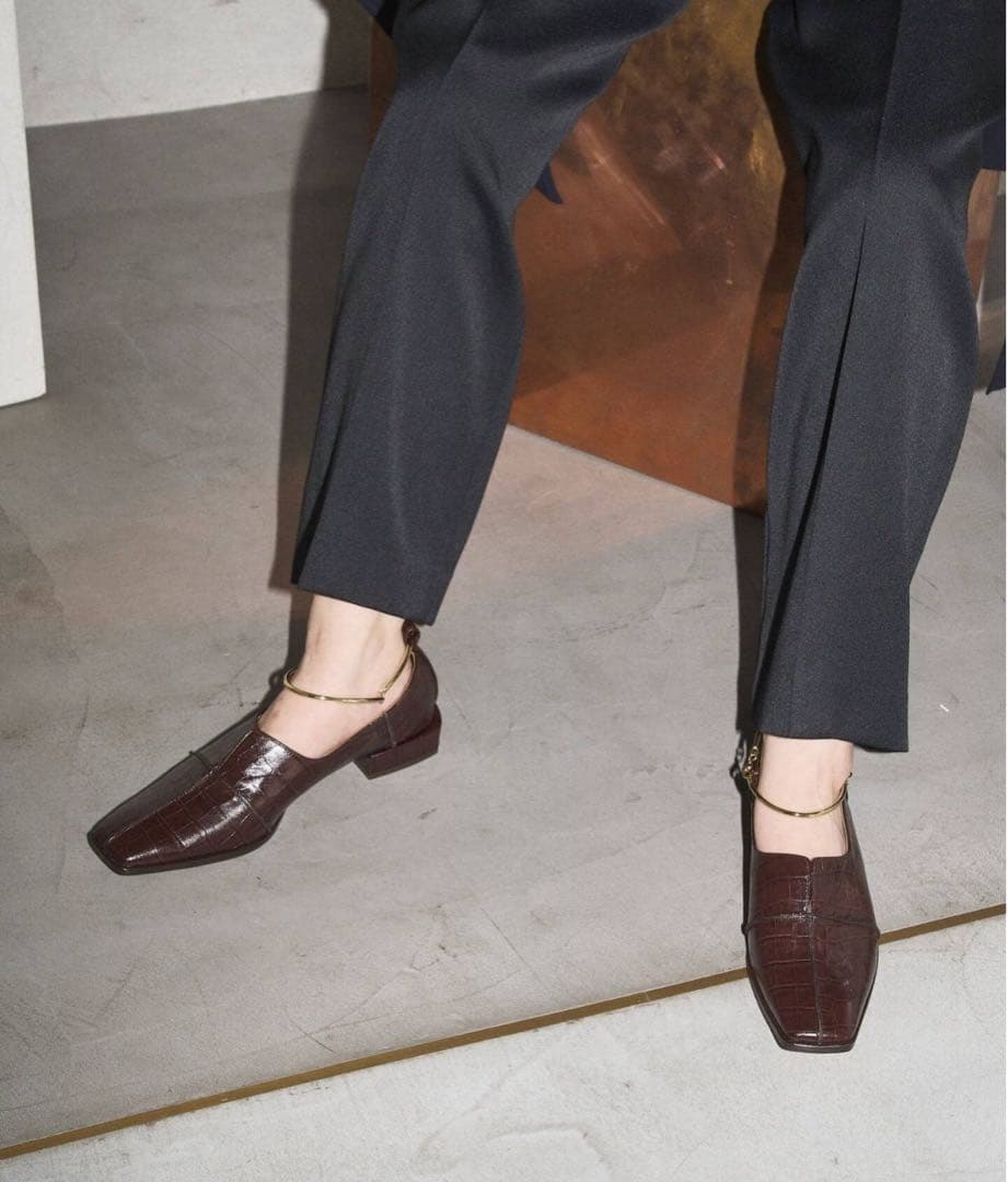 どりどり【新品】LE TALON GRISEレザースクエア