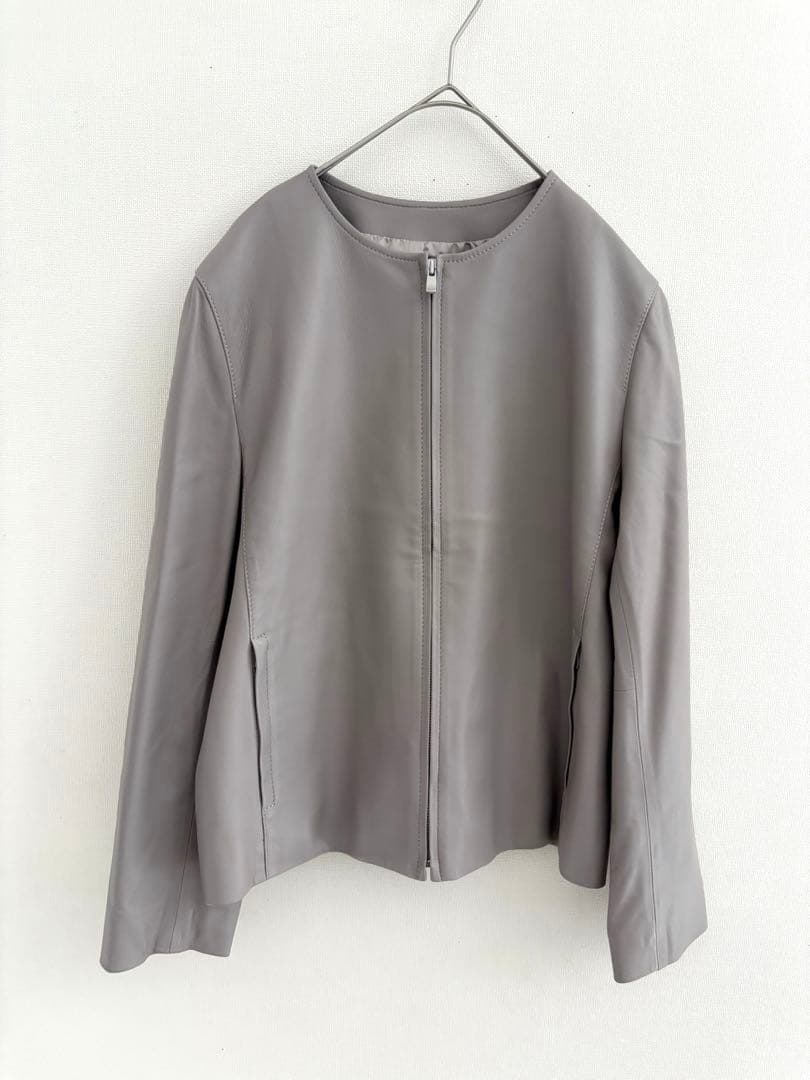 新品　23区　ラムレザー ノーカラー ブルゾン　グレージュ　46