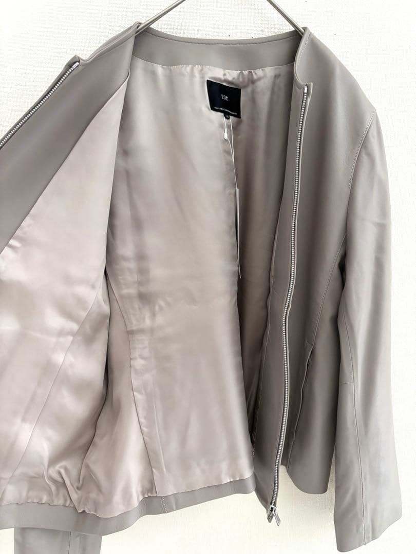 新品　23区　ラムレザー ノーカラー ブルゾン　グレージュ　46