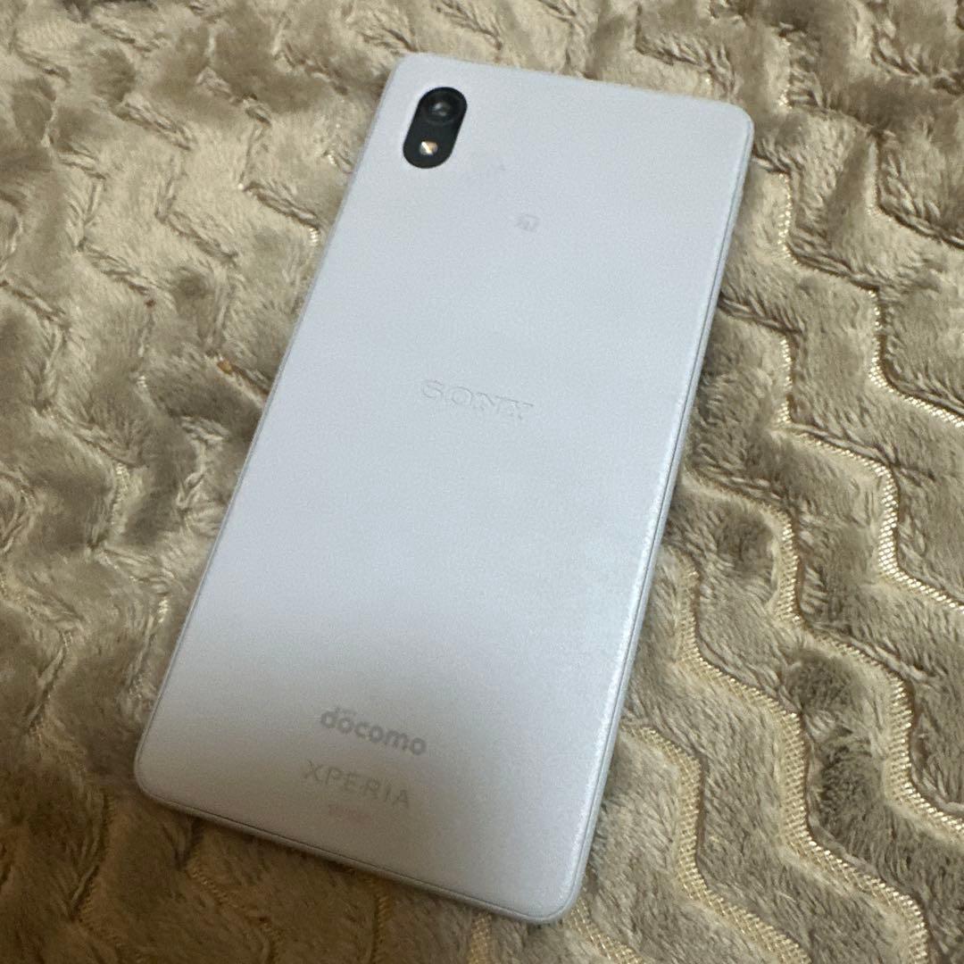 SO-53C Sony Xperia docomo グレイ