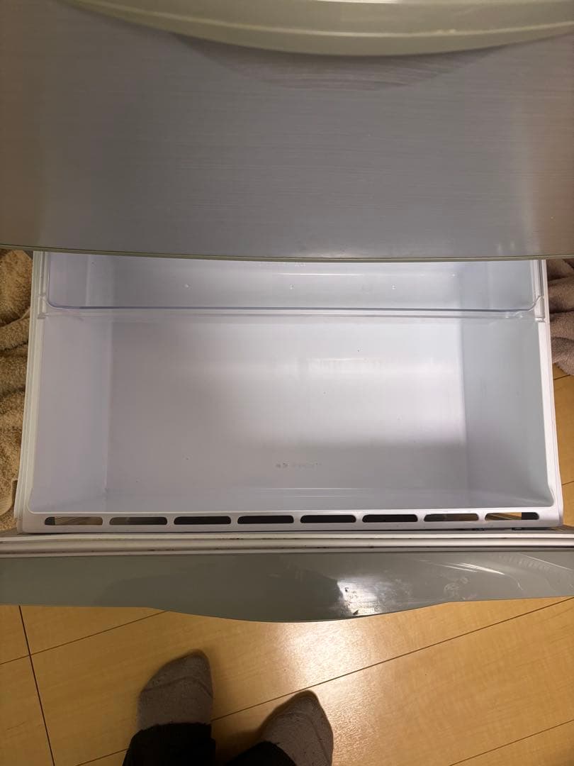 AQUA ノンフロン冷蔵庫 AQR-261A(S) 2012年