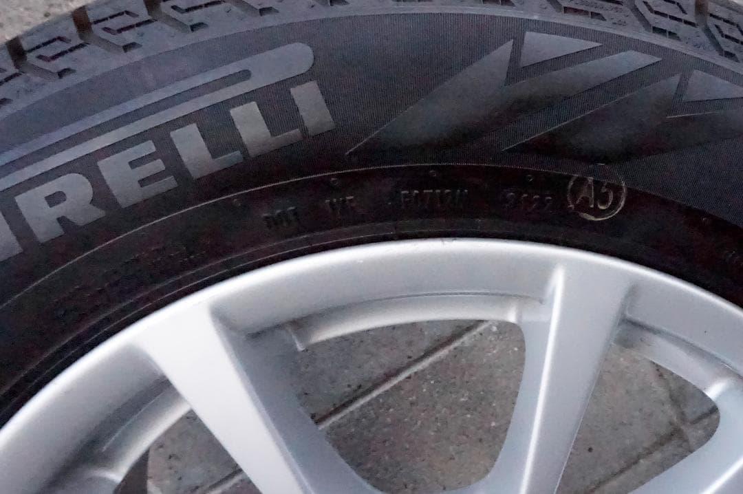  3シリーズ F30,F31 スタッドレスタイヤ　走行距離少