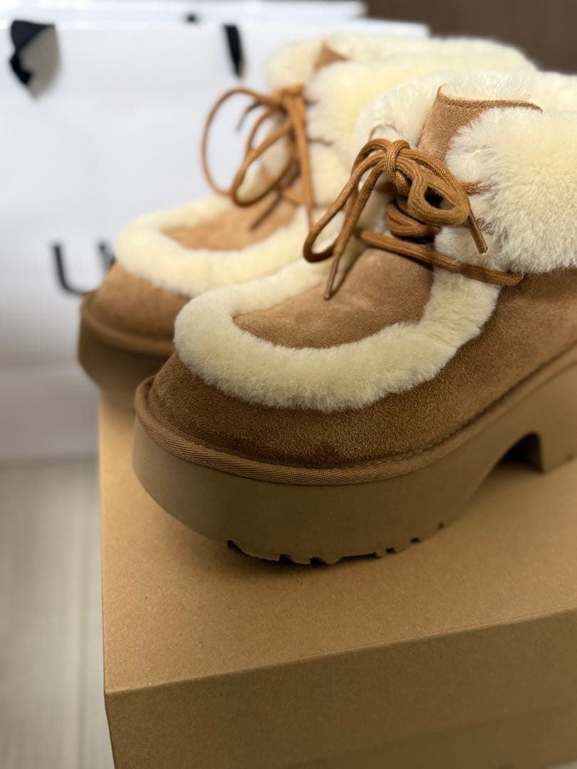 UGGエスミーレースアップ Esmee Lace Up 24cm