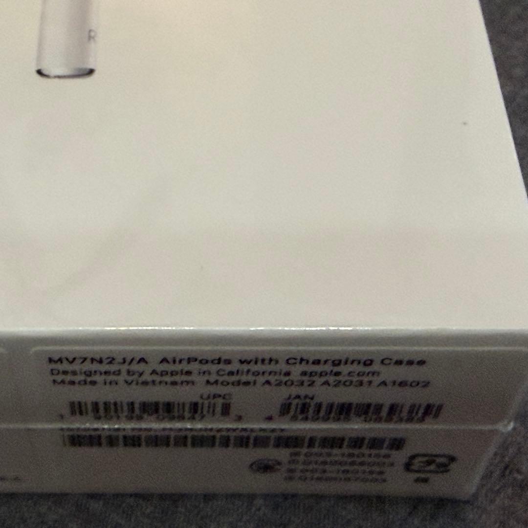 AirPods with Charging Case 第2世代 MV7N2J/A