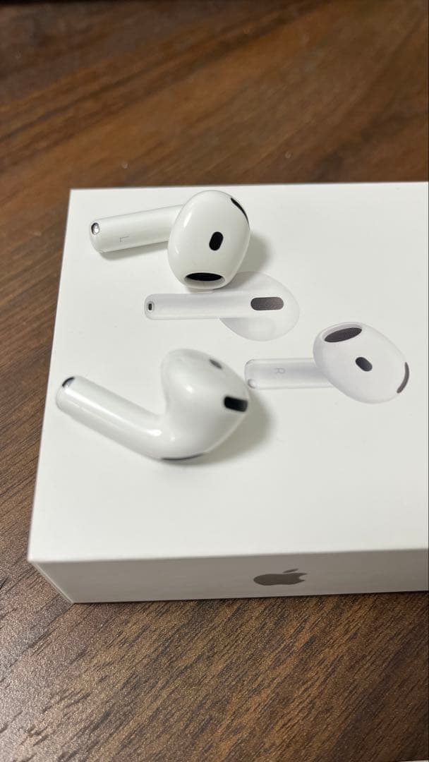 【美品】Apple AirPods 4 ANC搭載モデル　限定保証26年7月まで