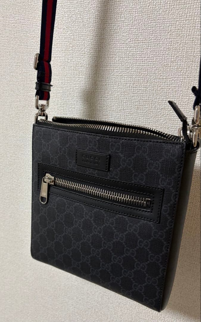 GUCCI ブラック ショルダーバッグ523599 001998