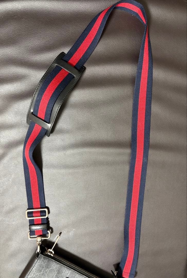 GUCCI ブラック ショルダーバッグ523599 001998