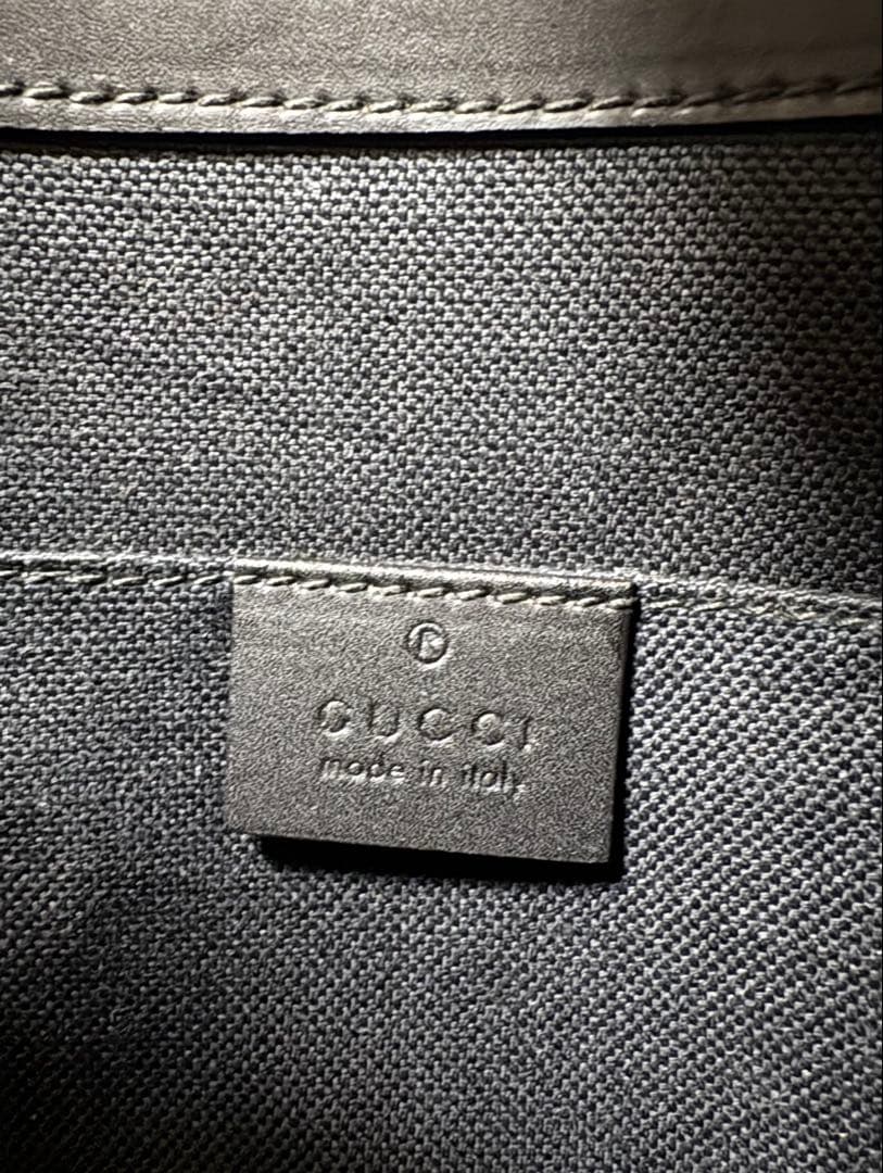 GUCCI ブラック ショルダーバッグ523599 001998