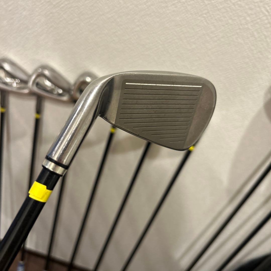 ゼクシオ4 メンズ R 13本　右利き　ゴルフクラブセット