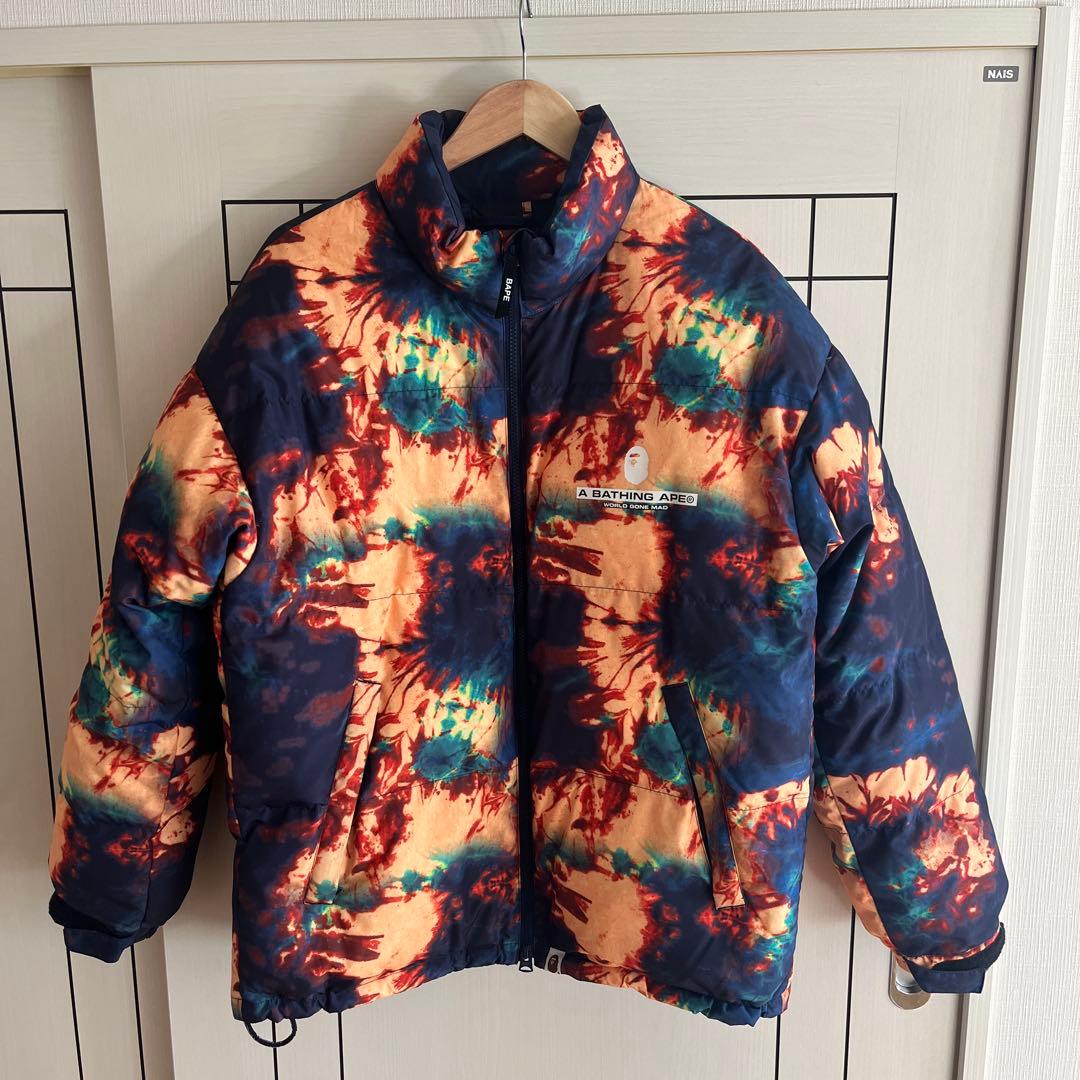 A BATHING APE WORLD GONE MAD ダウンジャケット