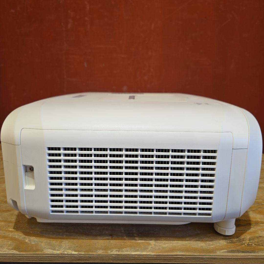 【A】 Panasonic パナソニック PT-EW640J 液晶プロジェクター