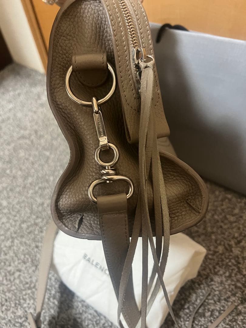 BALENCIAGA 正規品　パンチング　ハンドバッグ