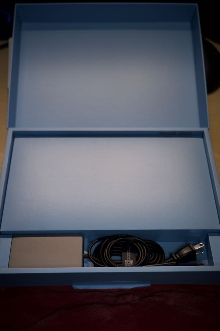 Surface Pro 第11世代 サファイア 有機EL 箱付き