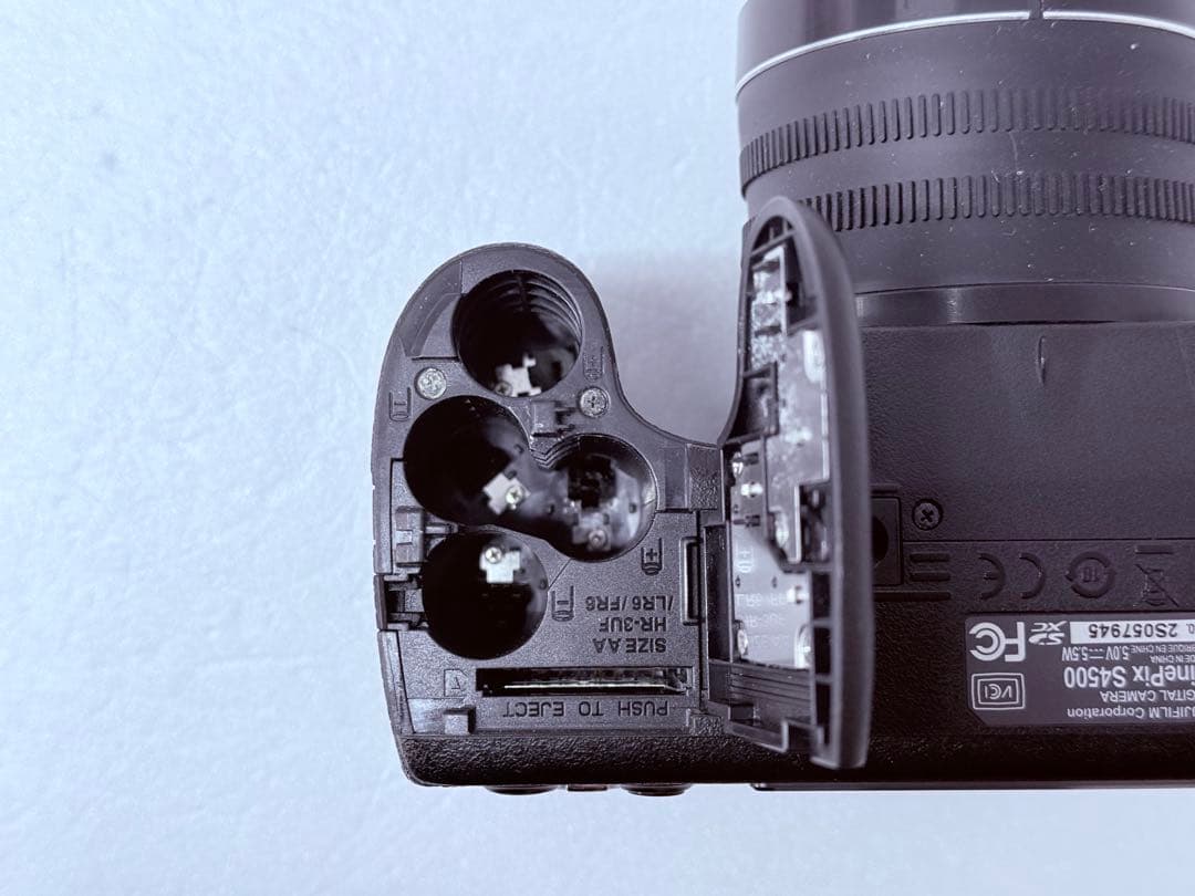 FUJIFILM FinePix S4500 動作確認済 30倍ズーム 単3電池