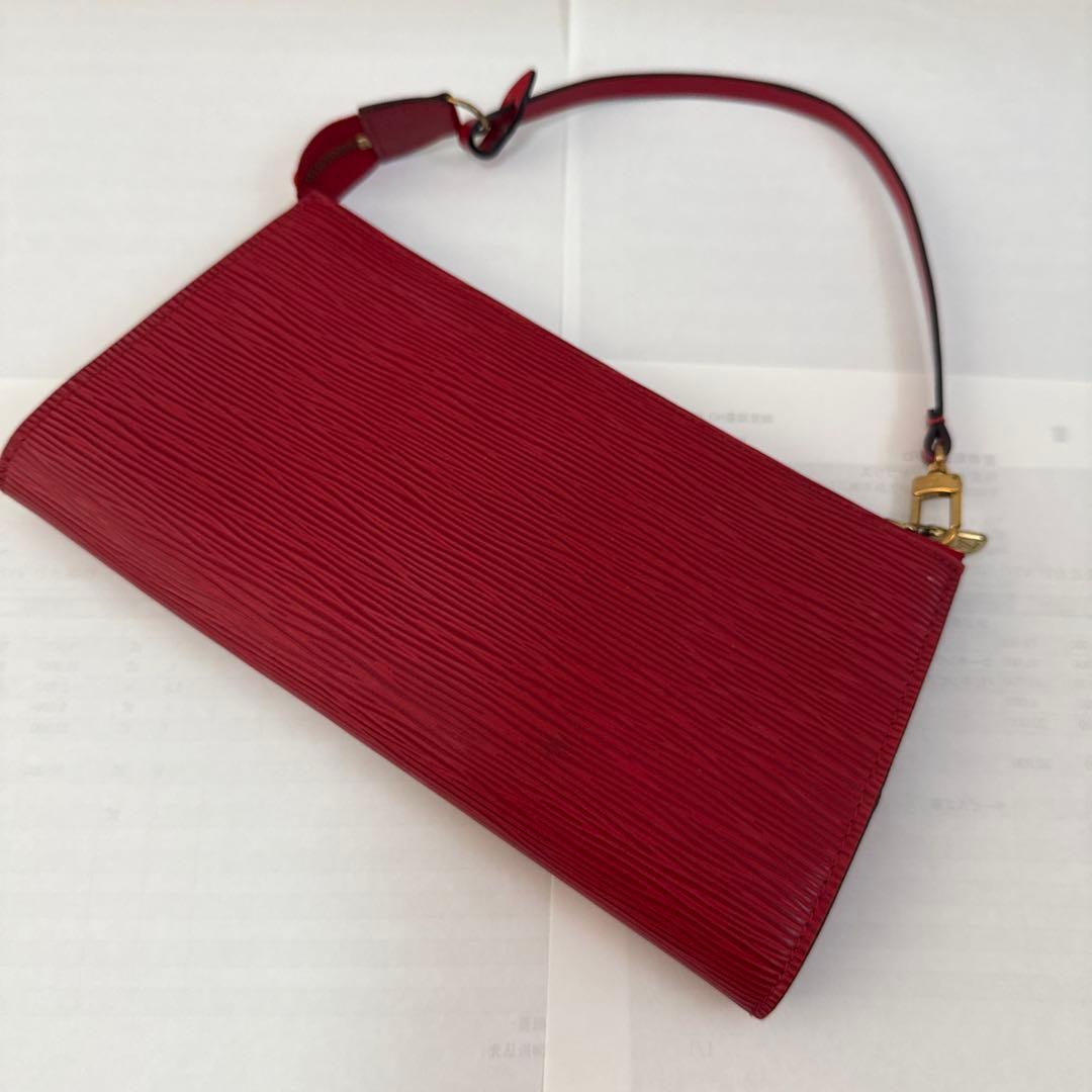 ルイヴィトン エピ アクセソワール ポーチ ポシェットハンドバッグ レッド 赤