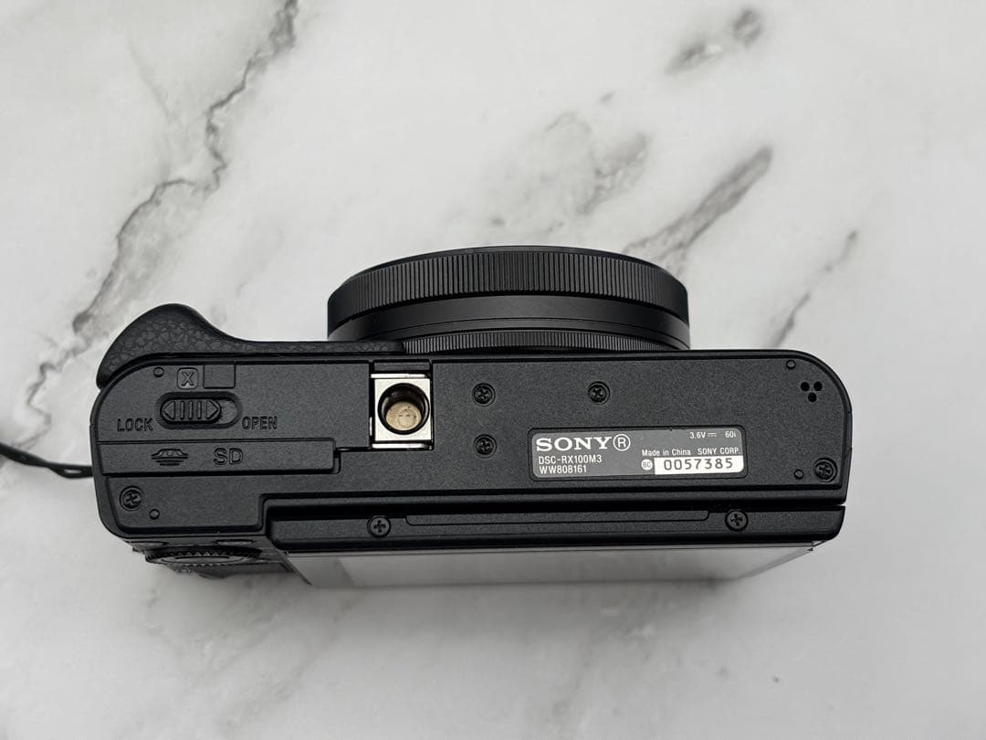 Sony RX100 III コンパクトデジタルカメラ