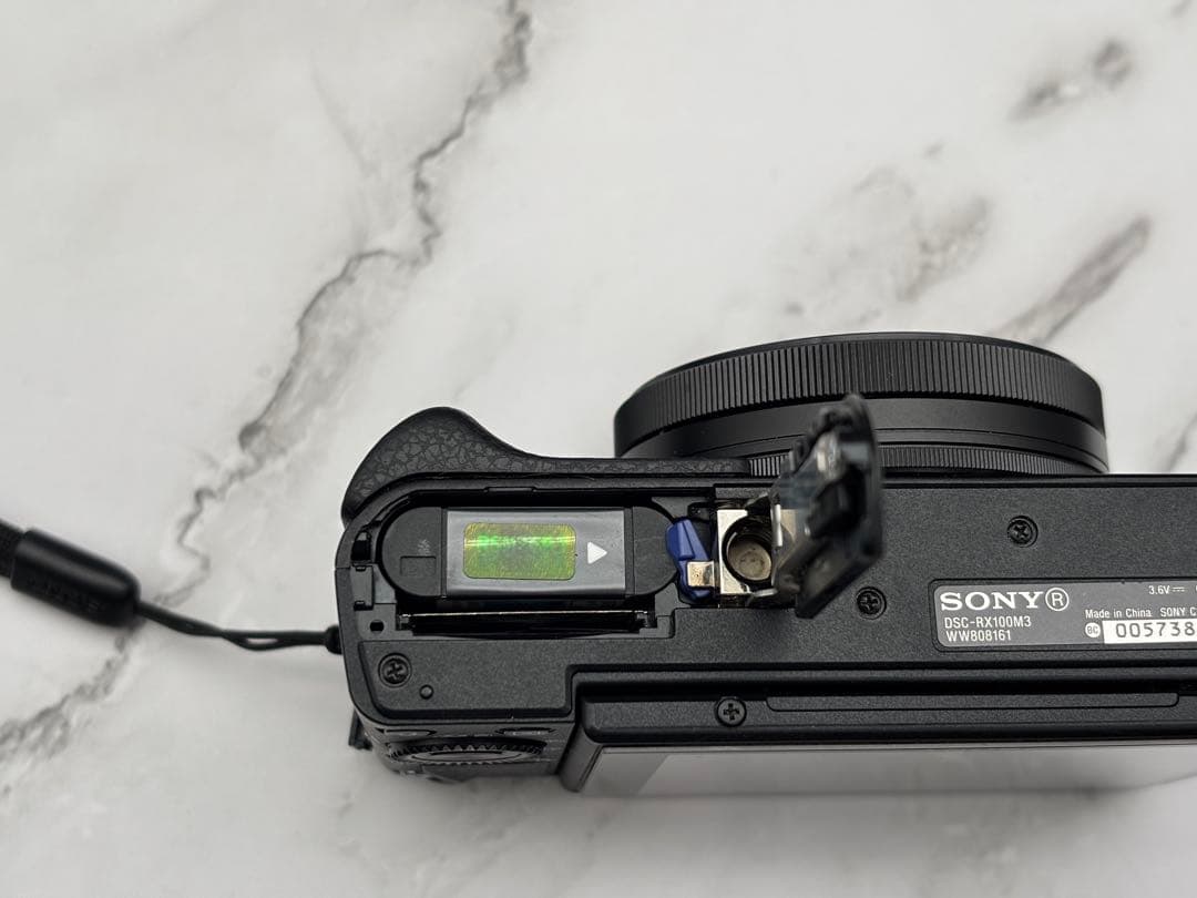 Sony RX100 III コンパクトデジタルカメラ