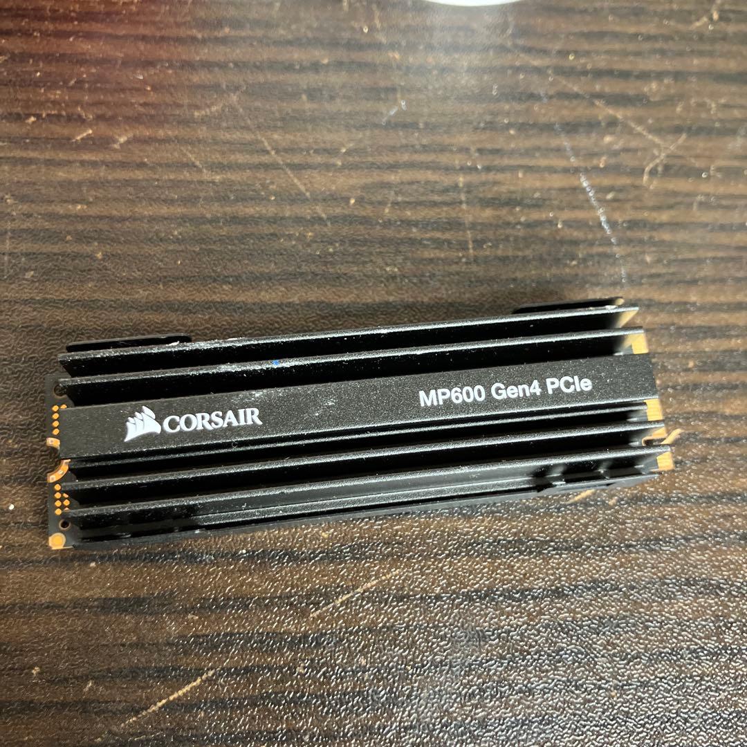 内蔵型SSD CORSAIR MP600 Gen4 PCle 1TB SSD