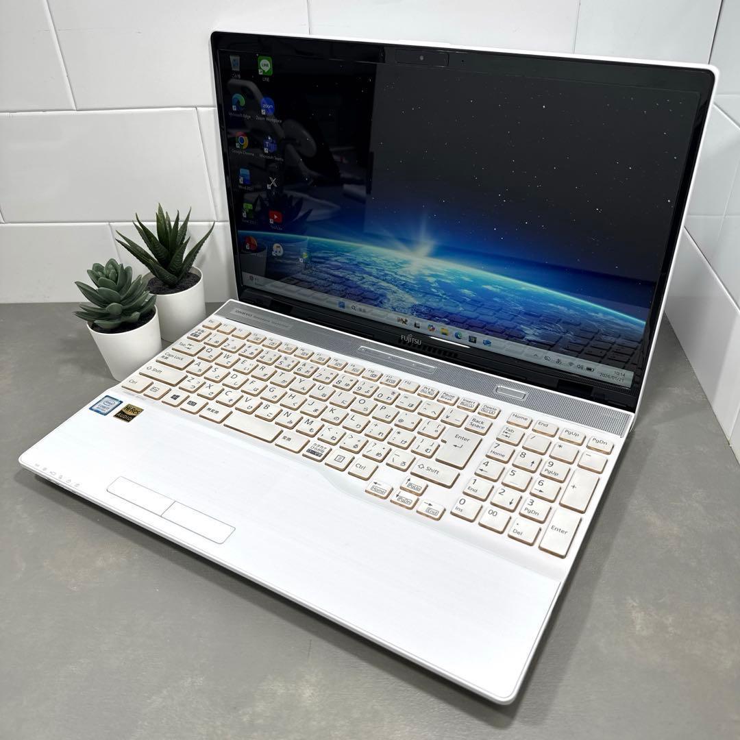 【極上】富士通プレミアムホワイト☘️8世代i7☘️SSD256GB+HDD1TB