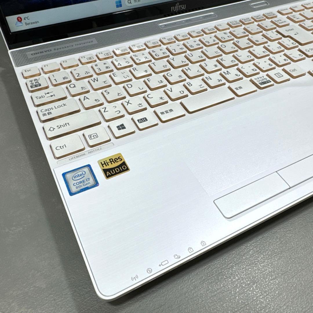 【極上】富士通プレミアムホワイト☘️8世代i7☘️SSD256GB+HDD1TB