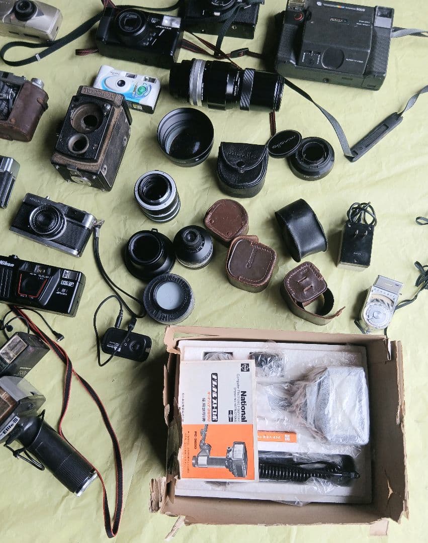 フィルムカメラ&レンズ&ストロ ボまとめ売り「ジャンク」