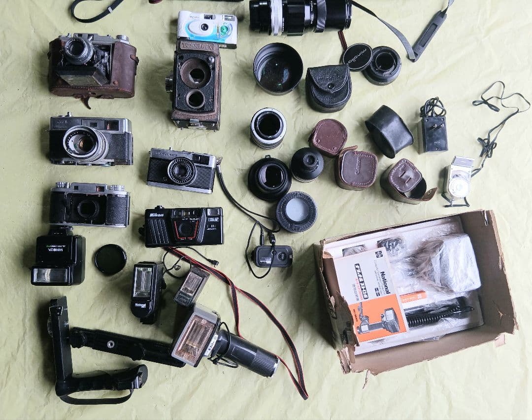 フィルムカメラ&レンズ&ストロ ボまとめ売り「ジャンク」