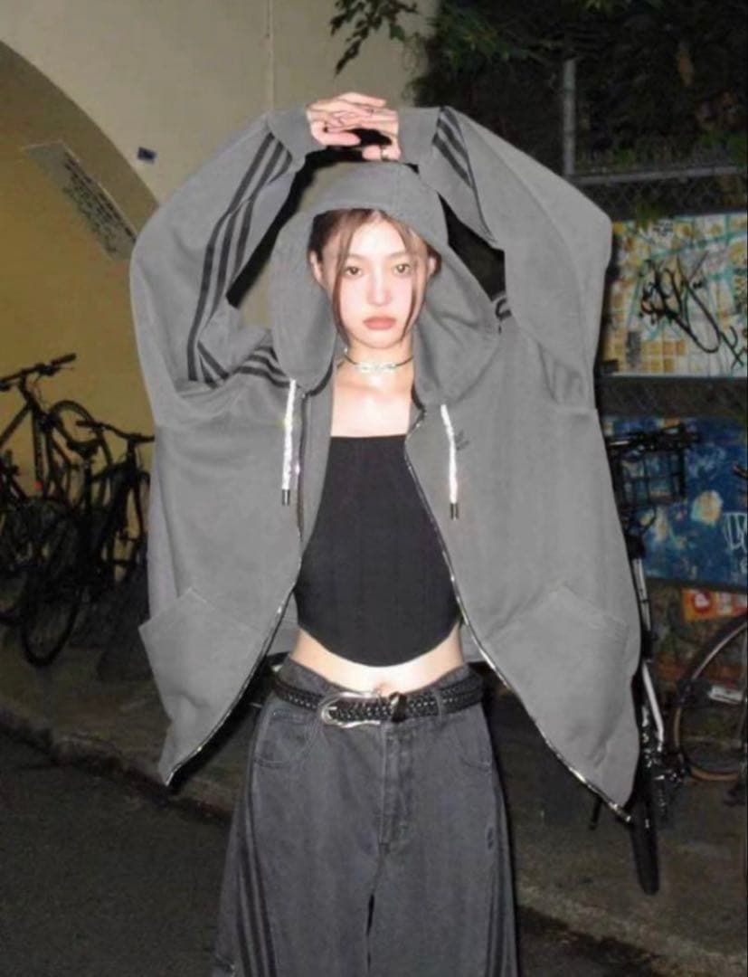 ラ*王様 adidas ジップパーカー　adilenium