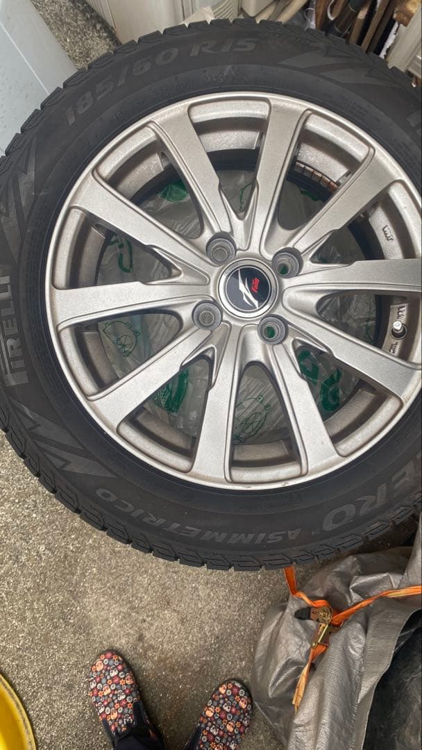 専用@スタッドレスタイヤ　4本　firelli 185 60 15インチ