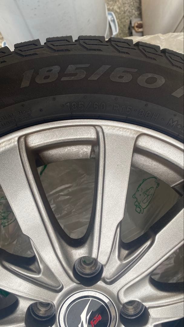 専用@スタッドレスタイヤ　4本　firelli 185 60 15インチ