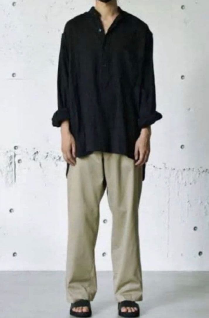 COMOLI コットンチノオーバーパンツ 2