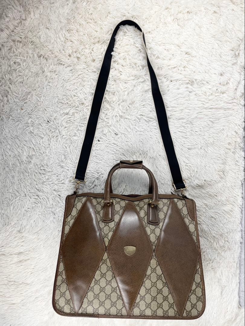 美品 グッチ PVC 2WAY ショルダーバッグ GG柄 ロゴ型押し ブラウン