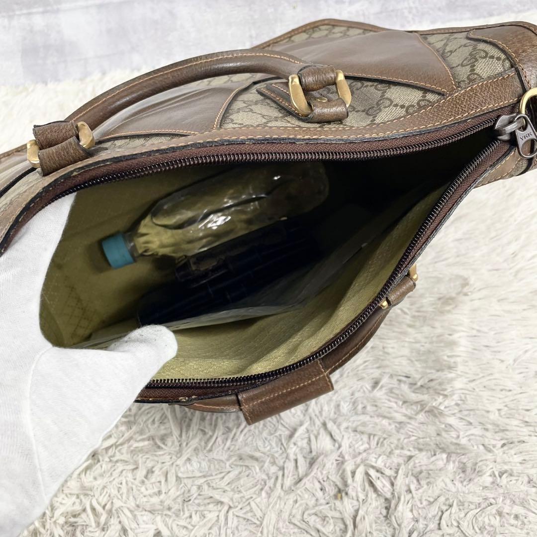 美品 グッチ PVC 2WAY ショルダーバッグ GG柄 ロゴ型押し ブラウン