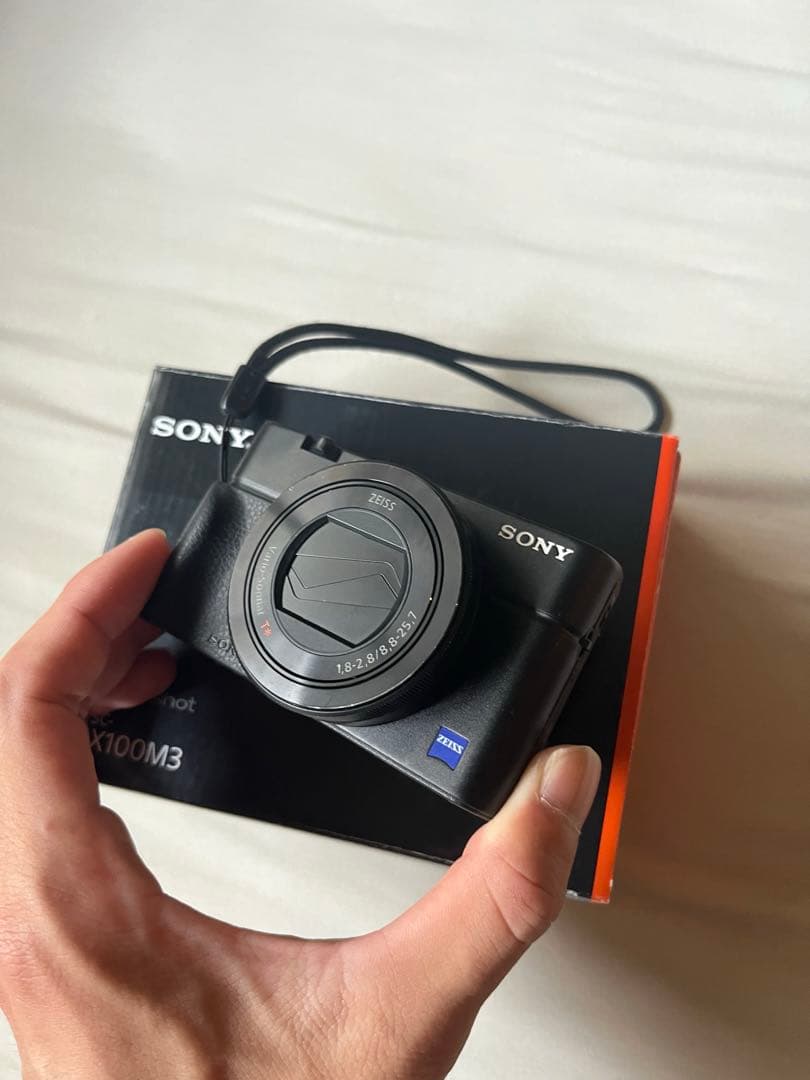 SONY RX100m3 コンデジ 箱等付属品完備　美品　本付き　返品不可