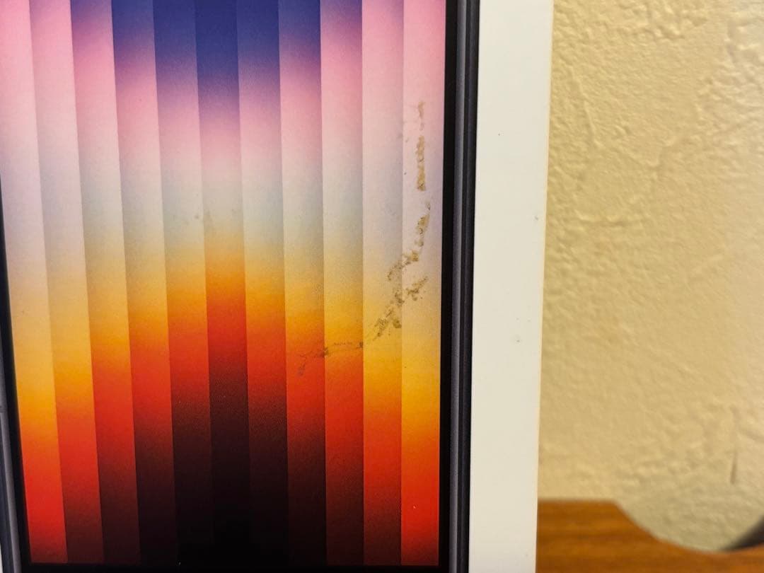 ☆美品・小傷あり☆iPhone SE 3 ⑨