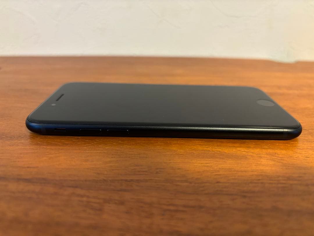 ☆美品・小傷あり☆iPhone SE 3 ⑨