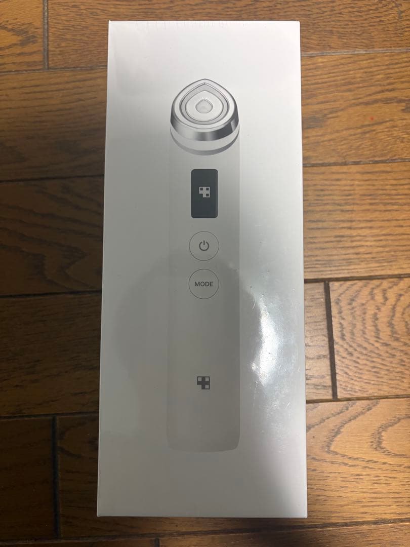 新品 未使用 未開封 メディキューブ AGE-Rブースタープロ 美顔器　ホワイト