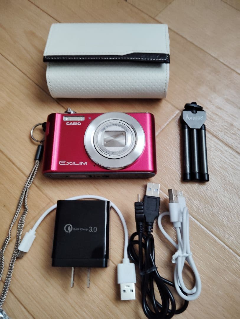 【極美品】CASIO EXILIM EX-ZS240 デジカメ デジタルカメラ