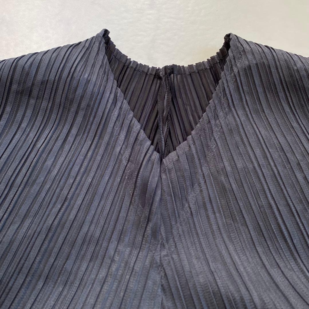 美品★PLEATS PLEASE イッセイミヤケ 半袖カットソー Vネック 3