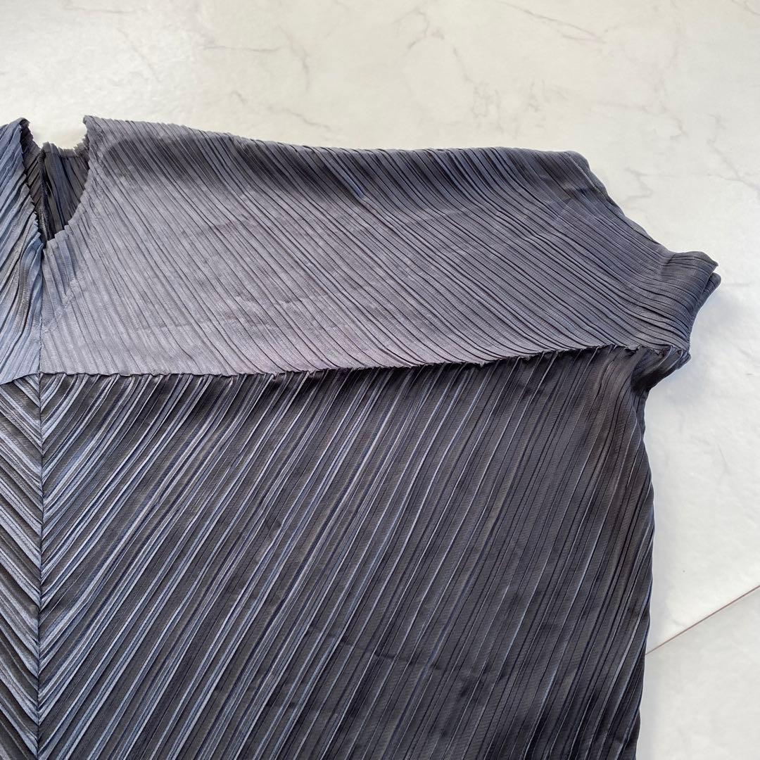 美品★PLEATS PLEASE イッセイミヤケ 半袖カットソー Vネック 3