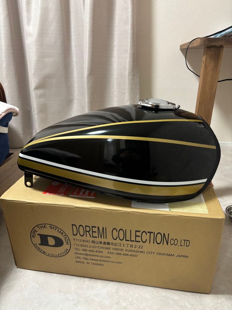 W&C　ゼファー750 ドレミコレクション　外装一式　タンク　未使用