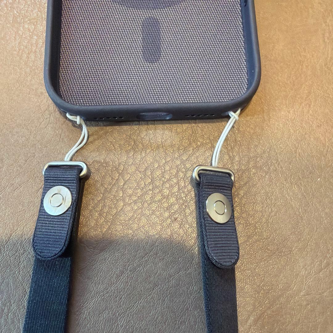 【純正】iPhone17Pro ケース& ストラップ セット販売