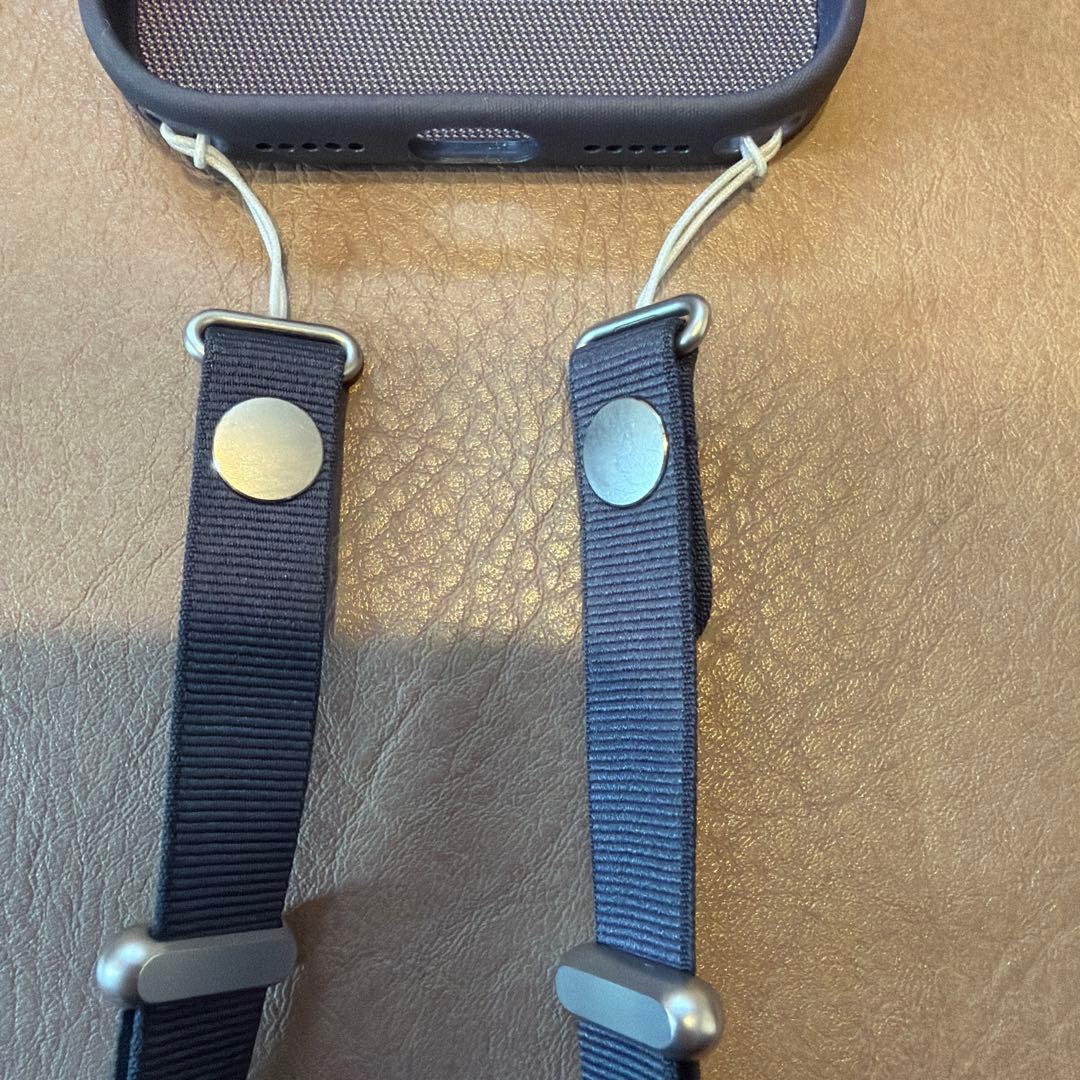 【純正】iPhone17Pro ケース& ストラップ セット販売