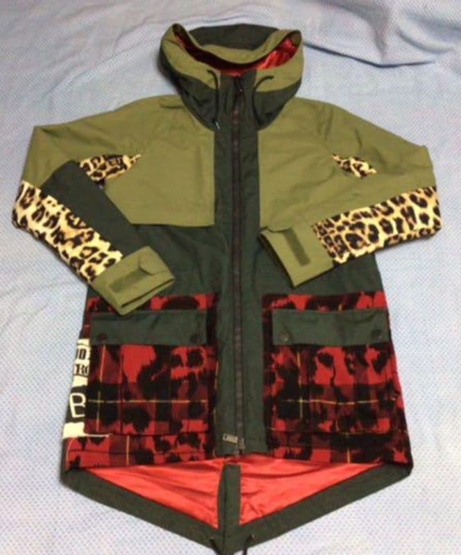 Burton スノーボードジャケット Mサイズ