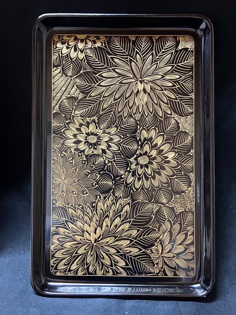 輪島塗　着本堅地　 菊彫り　木製　トレイ　未使用　B2167