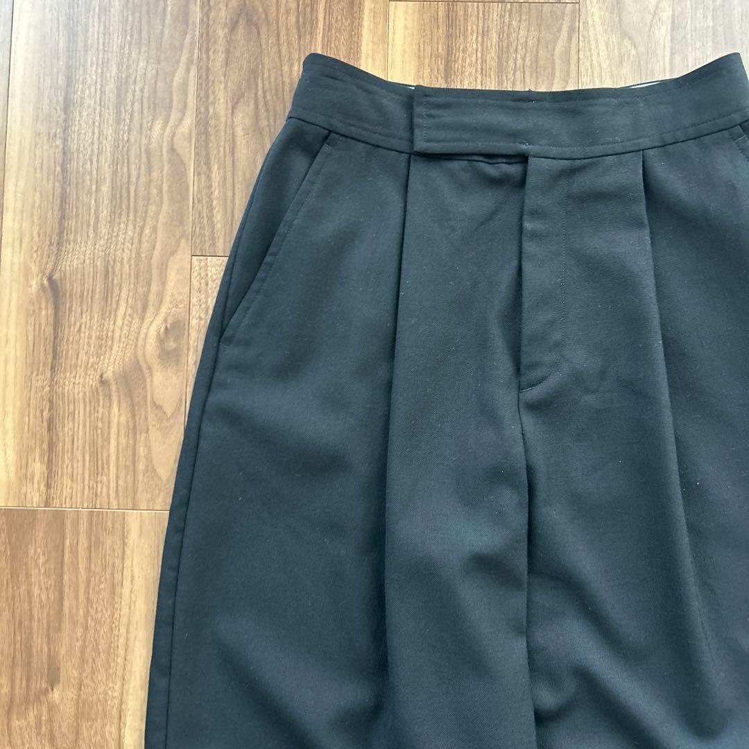 【LOHEN ローヘン】裾タックウールパンツ　ブラック