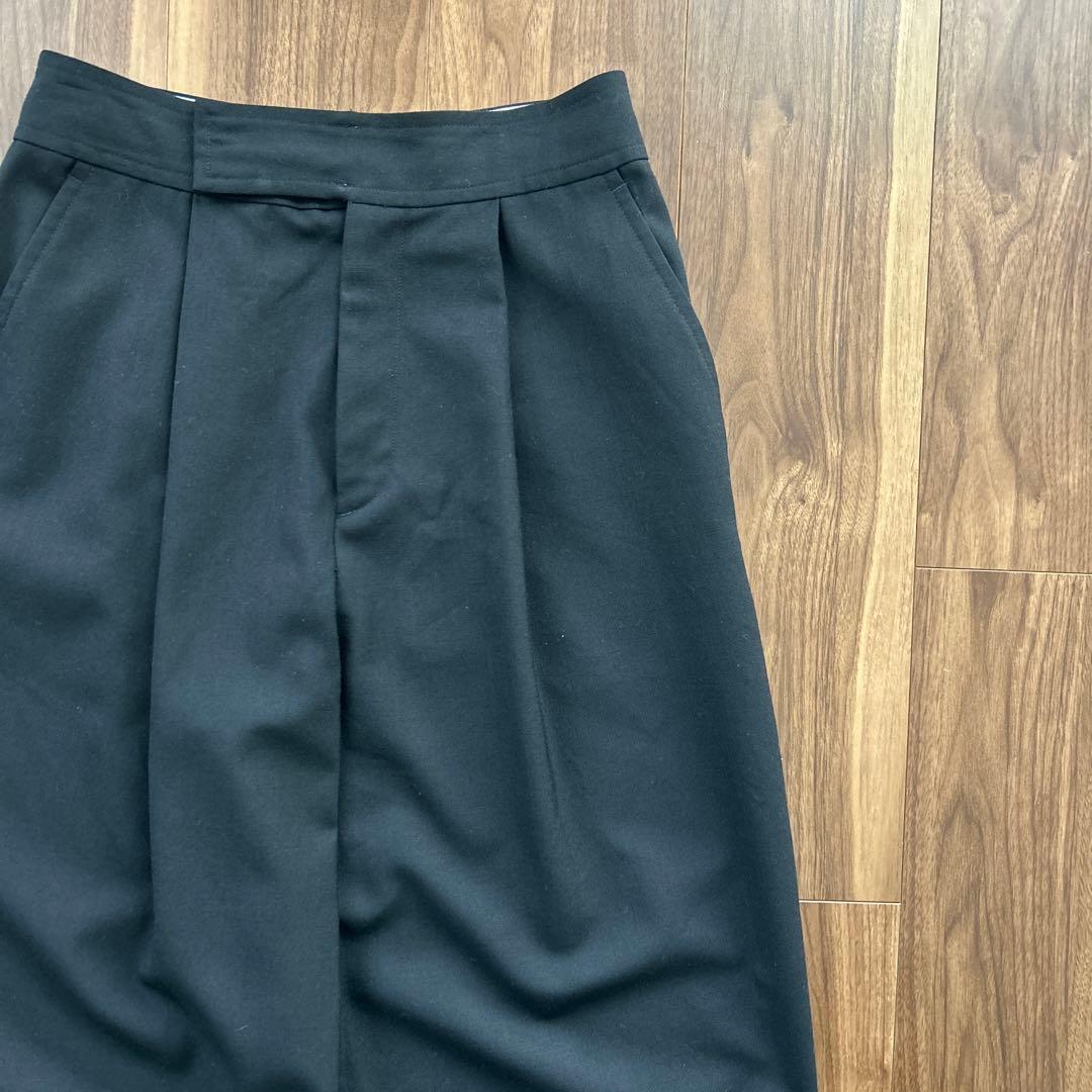 【LOHEN ローヘン】裾タックウールパンツ　ブラック