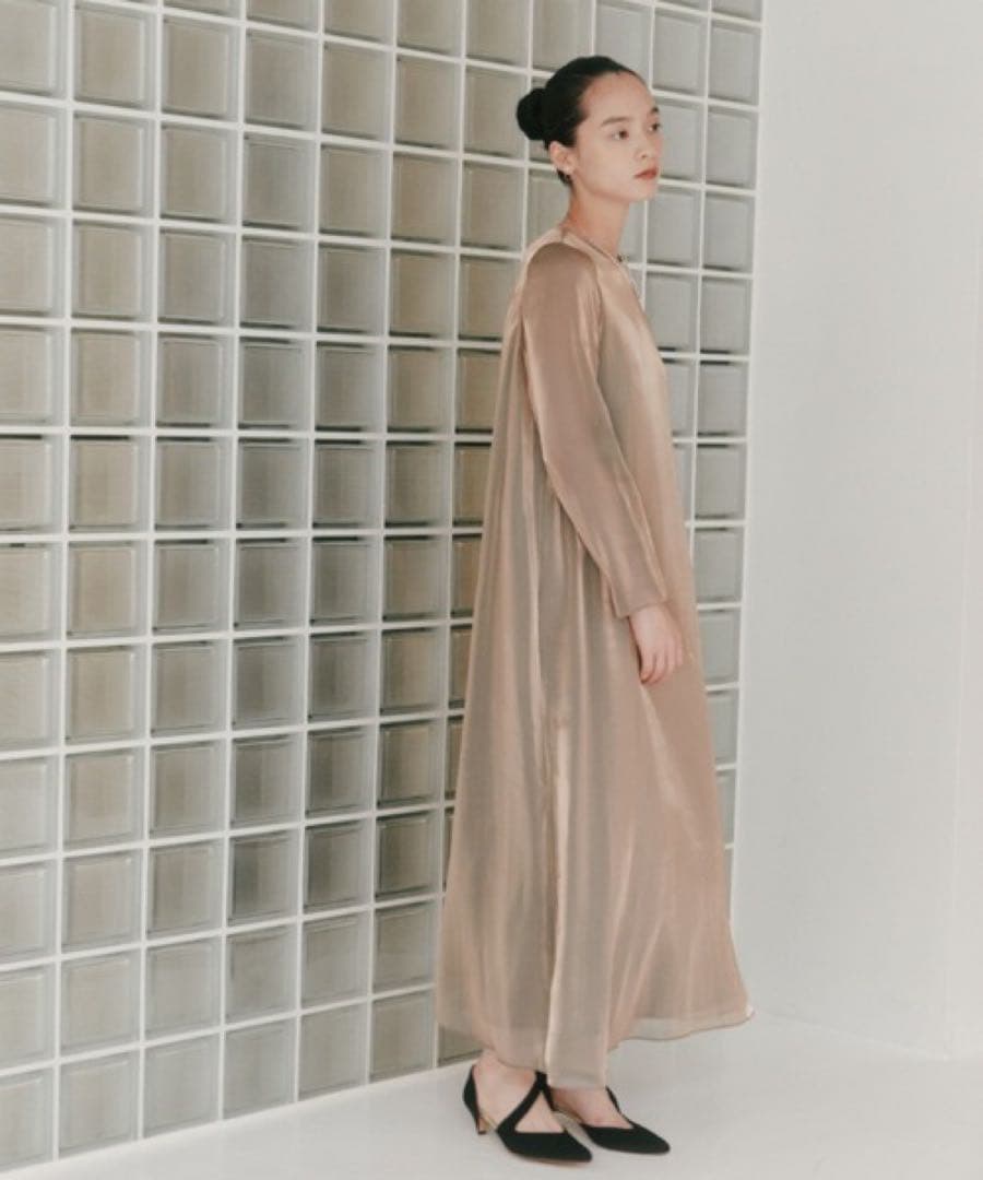 ＊新品タグ付き美品＊ kaene ラメシャンブレードレス