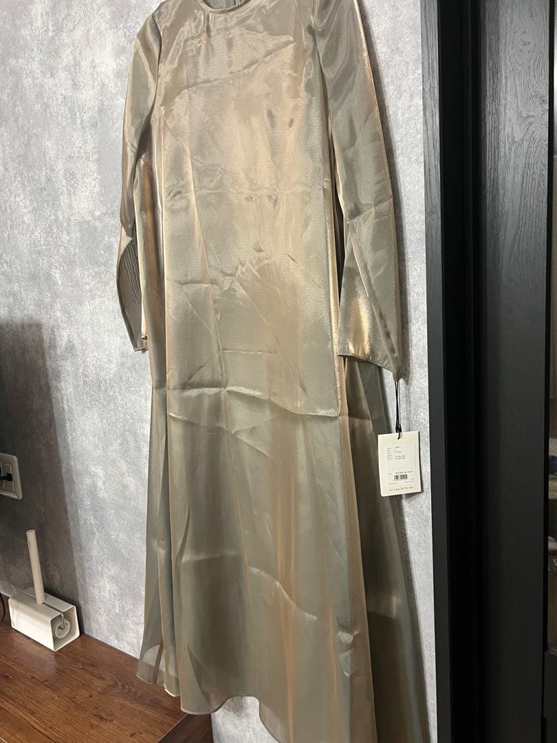 ＊新品タグ付き美品＊ kaene ラメシャンブレードレス